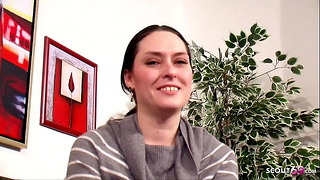 Nat Rlicher Deutsche Studentin Masturbiert Das Erste Mal F R Ihren Freund Vor Der Kamera