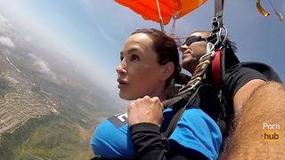 The News Fuck – Skydiving With Lisa Ann! Pt 2
