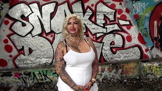 Porno Casting mit dem Tattoo Model Jeanny aus Berlin