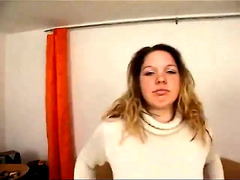Amateur blonde masturbating on her first casting